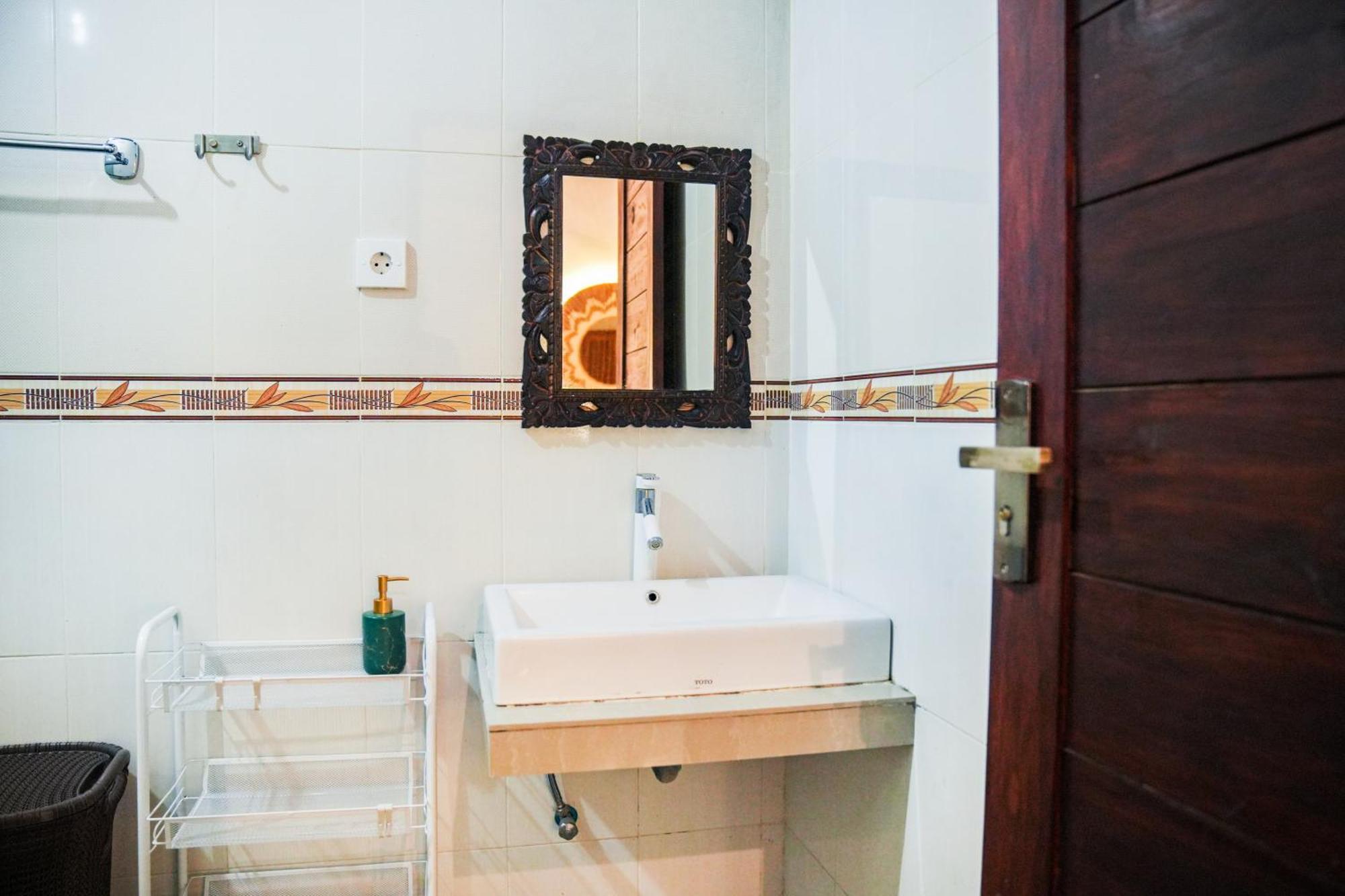 Villa 2bdr Classic + Pool, Garden, Kitchen, Pond Ubud