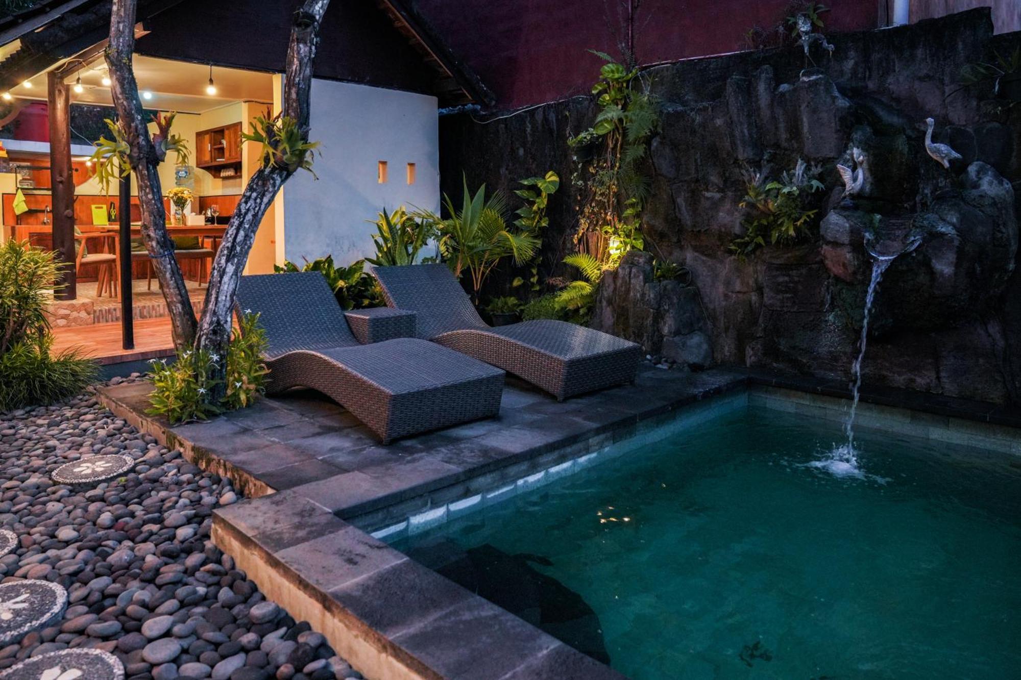 Villa 2bdr Classic + Pool, Garden, Kitchen, Pond