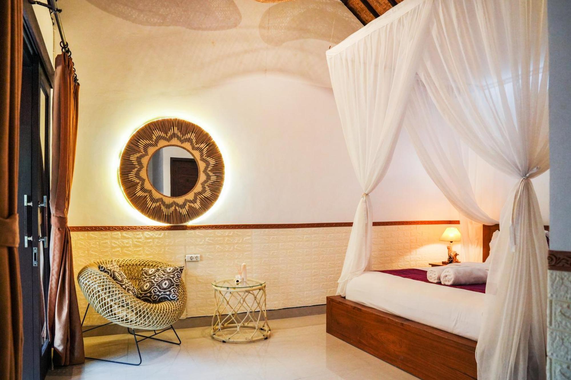 2bdr Classic + Pool, Garden, Kitchen, Pond Ubud
